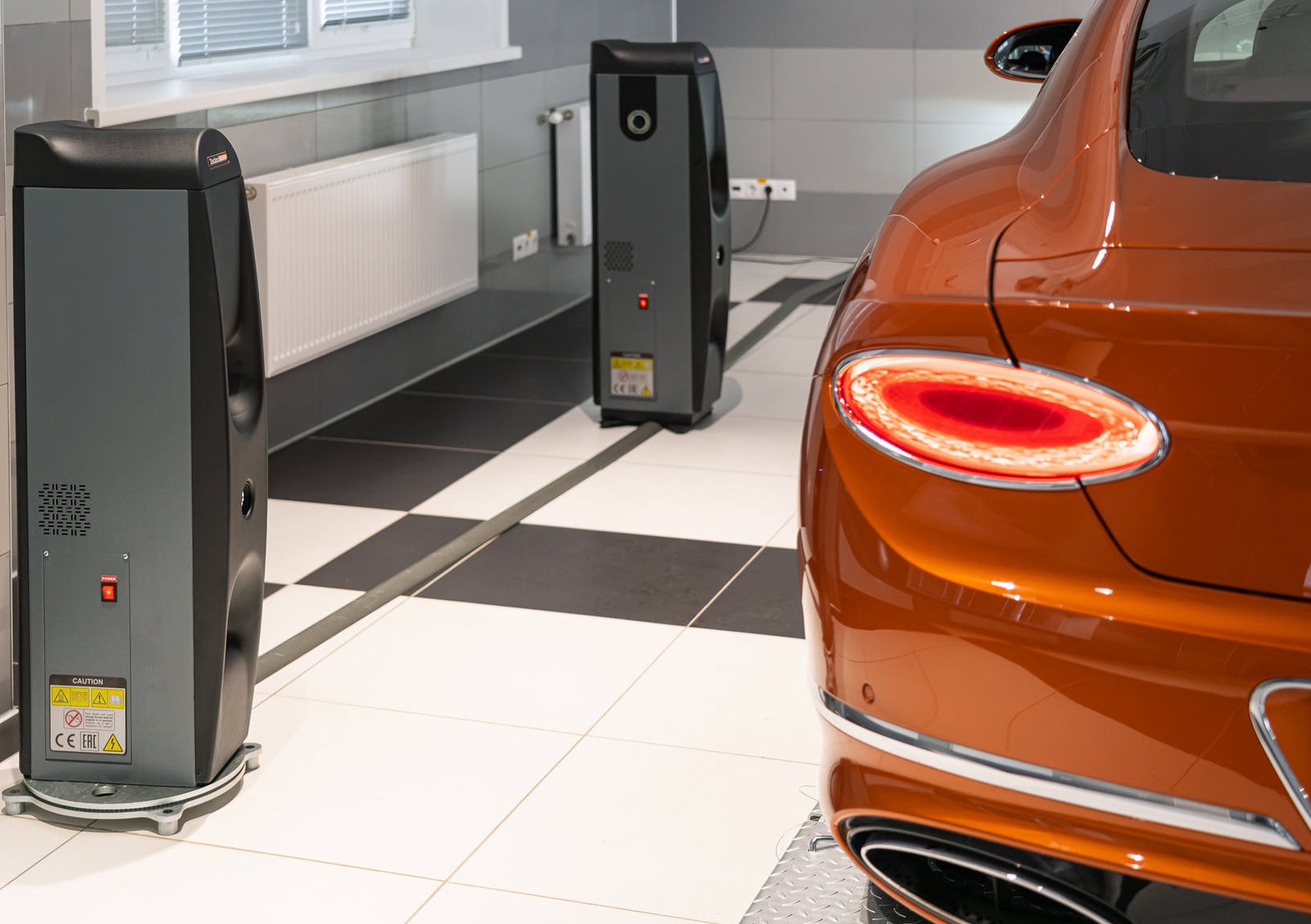 T8214 SMART LICHT бесконтактный стенд Техно Вектор  сход развал на яму